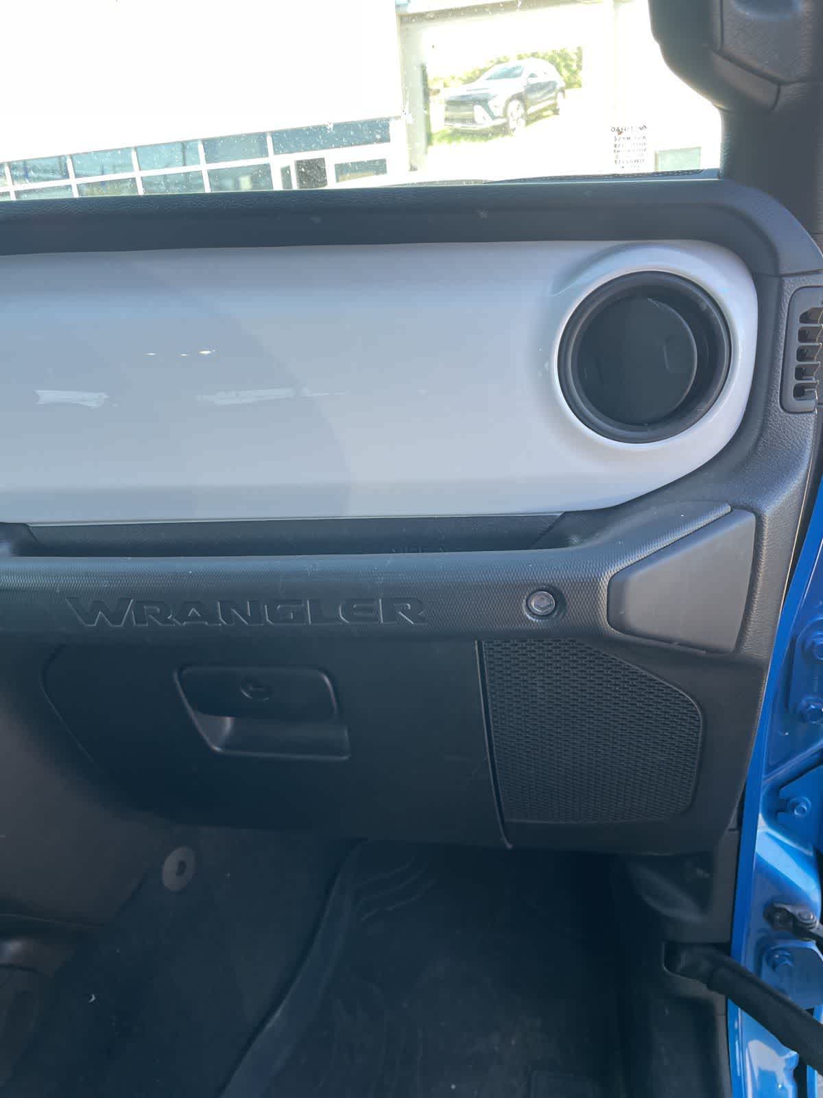 Thumbnail: 2021 Jeep Wrangler - 21