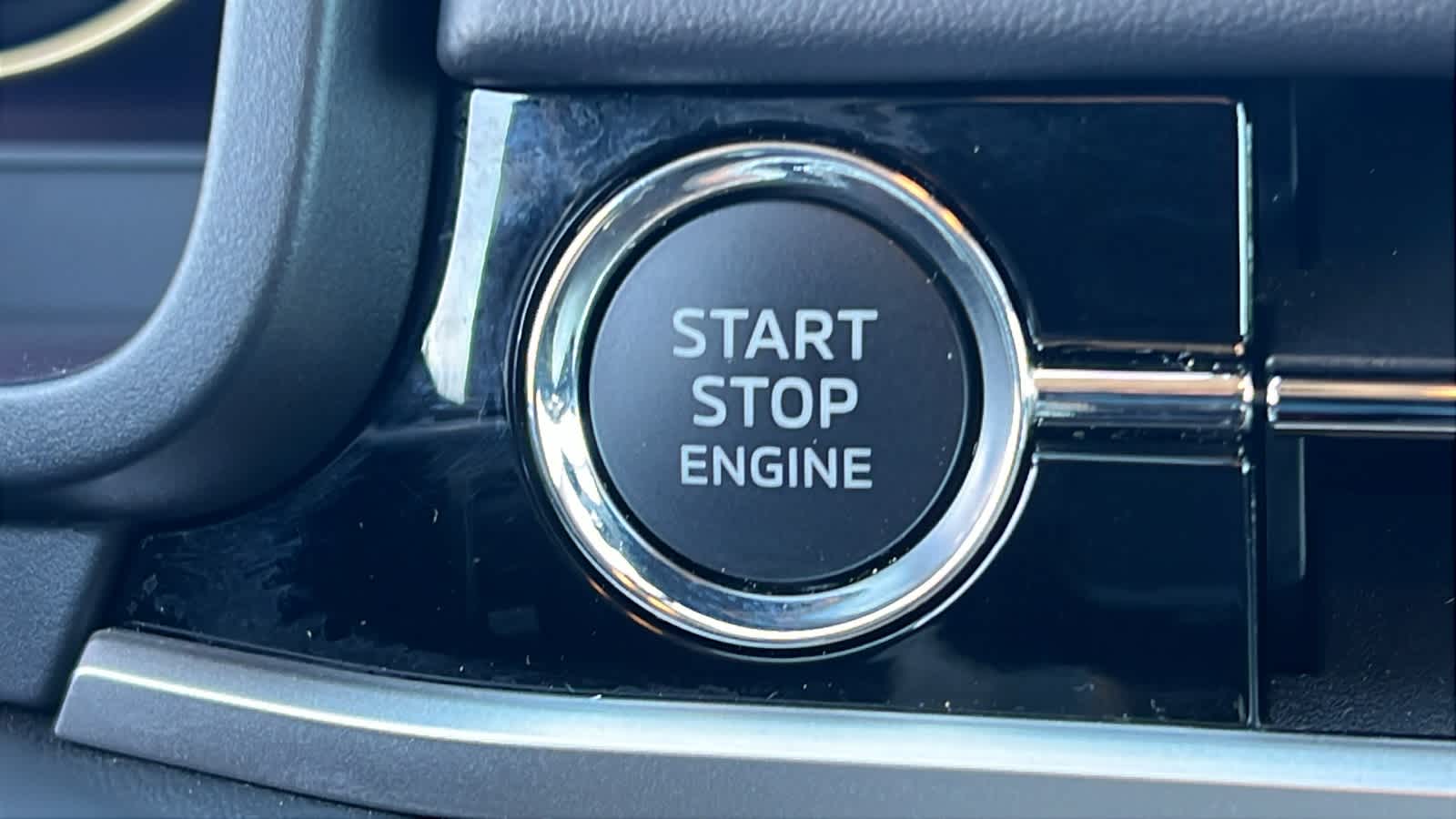 Thumbnail: 2024 Mitsubishi Outlander - 17