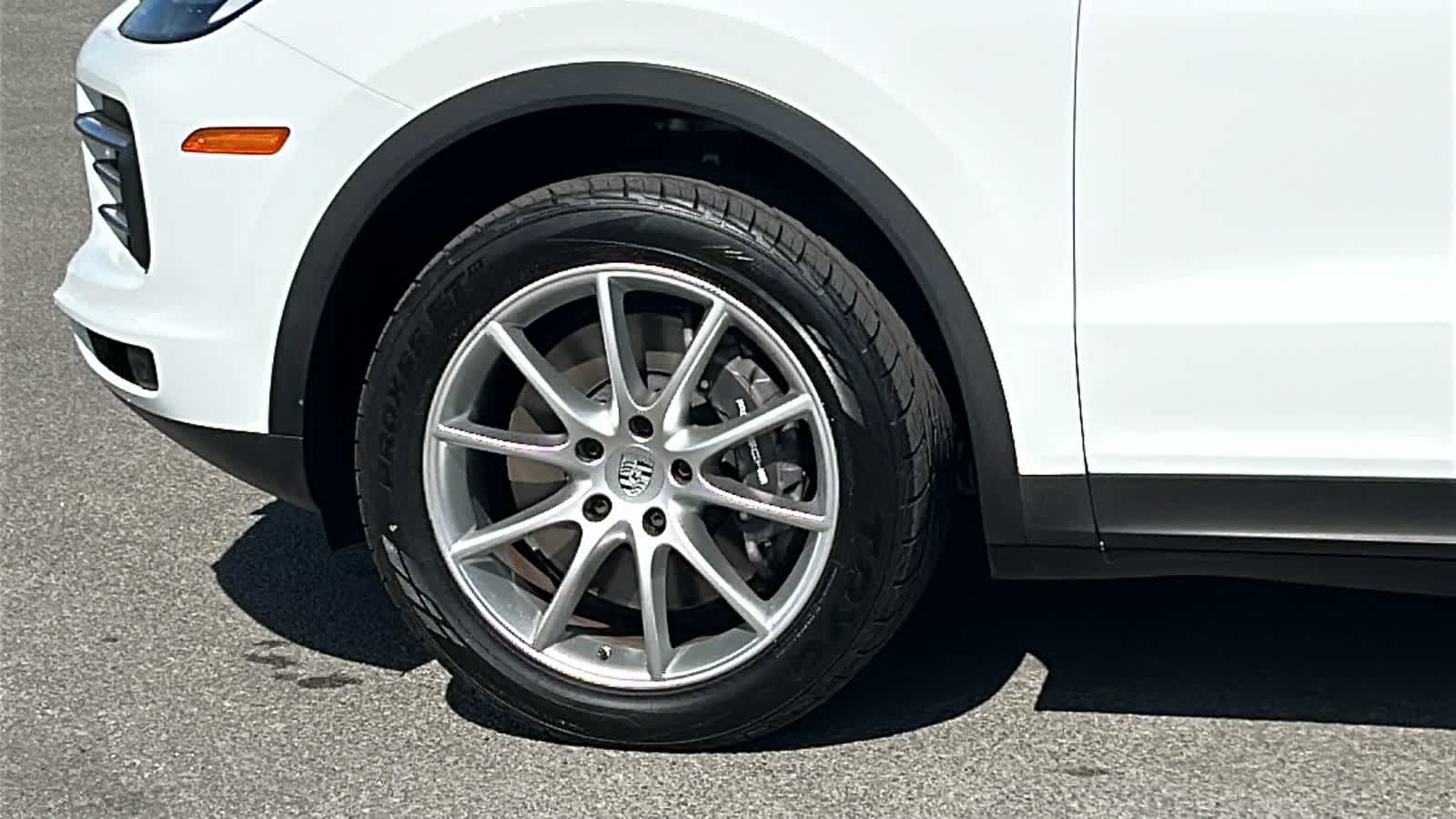 Thumbnail: 2023 Porsche Cayenne - 9