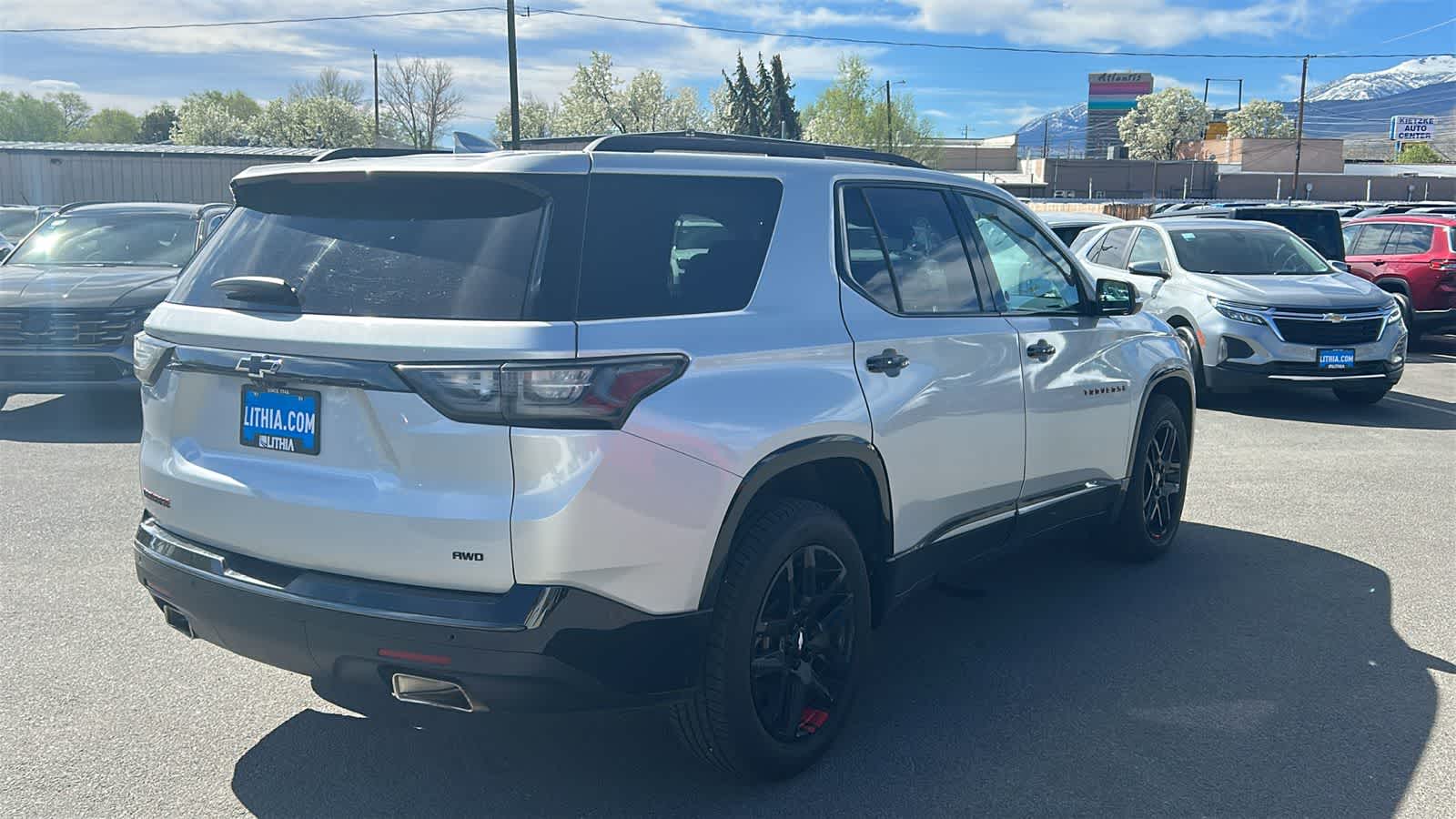 Thumbnail: 2021 Chevrolet Traverse - 14