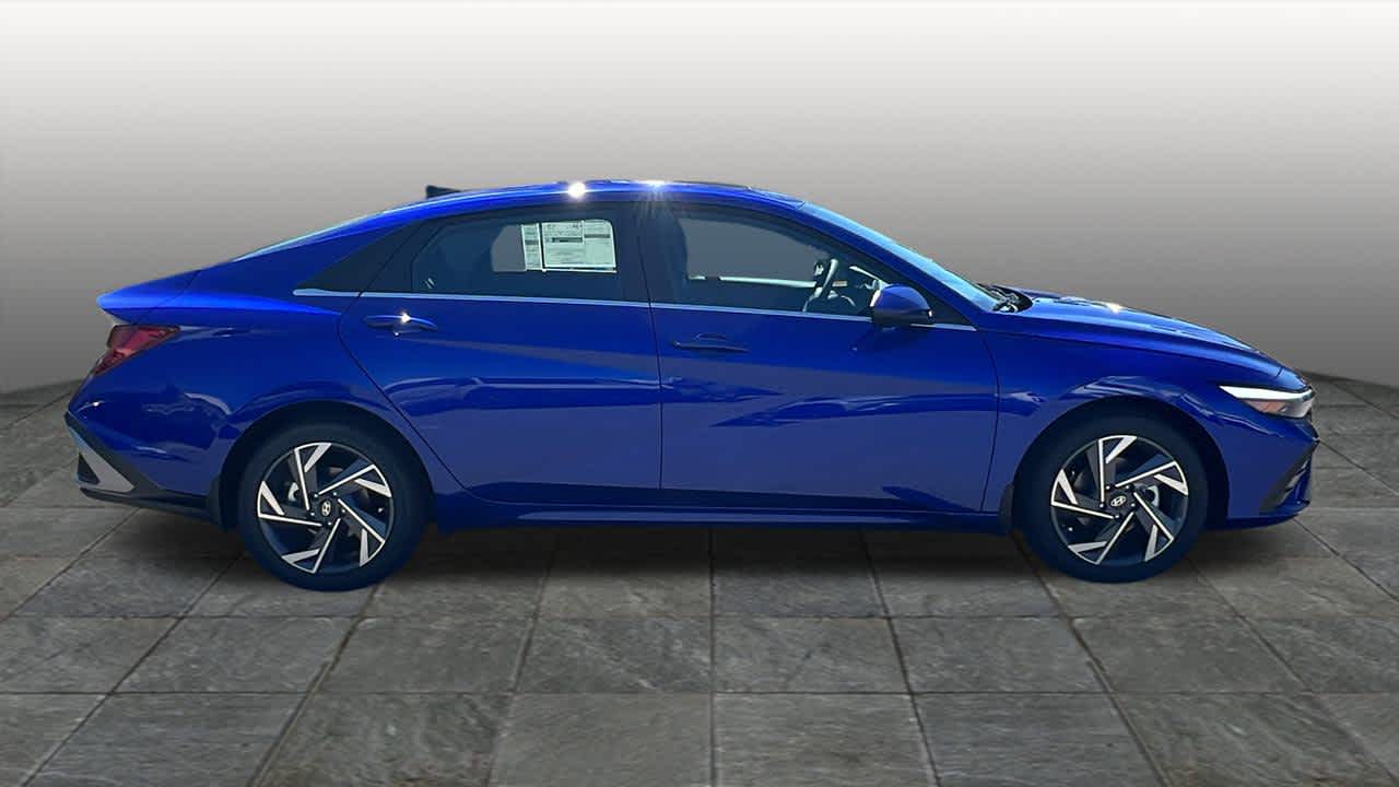 Thumbnail: 2025 Hyundai Elantra - 4