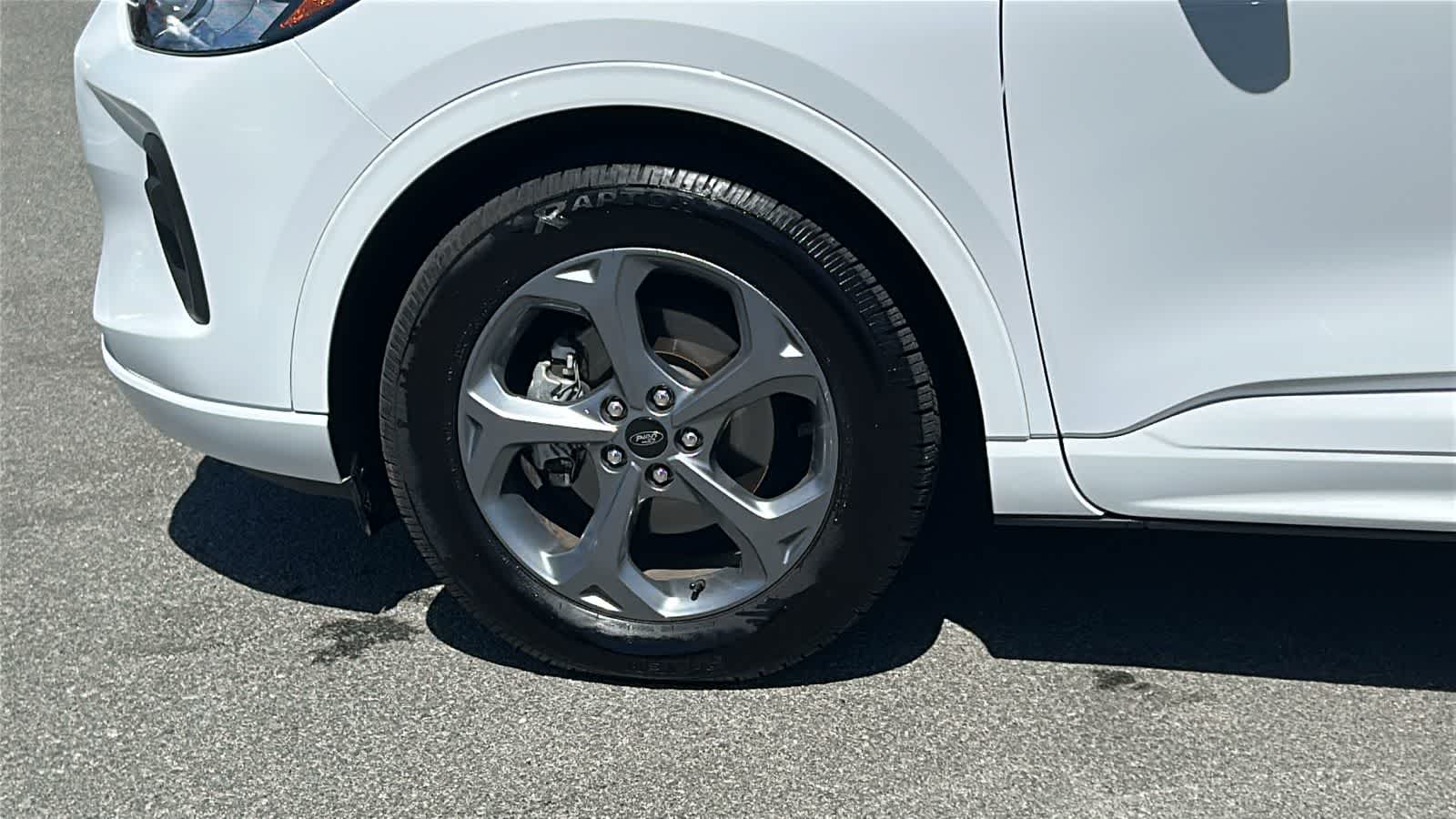 Thumbnail: 2023 Ford Escape - 9