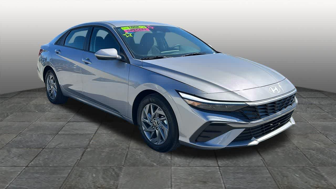 Thumbnail: 2026 Hyundai Elantra - 3