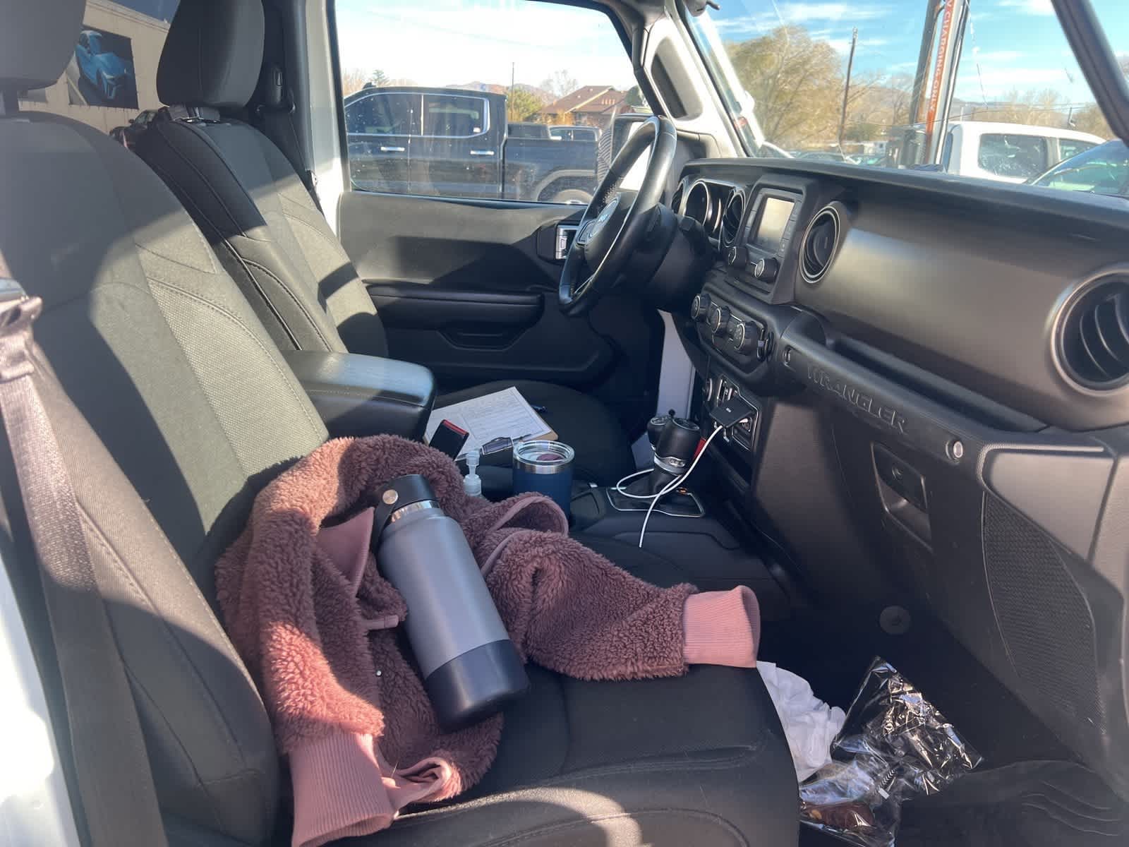 Thumbnail: 2019 Jeep Wrangler - 11