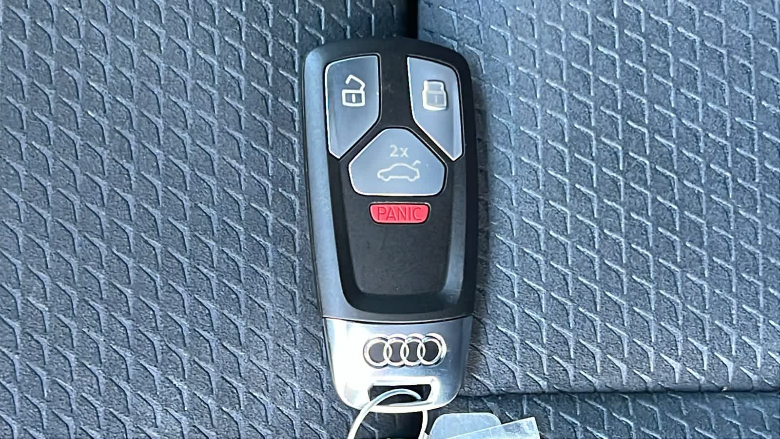 Thumbnail: 2022 Audi SQ5 - 29