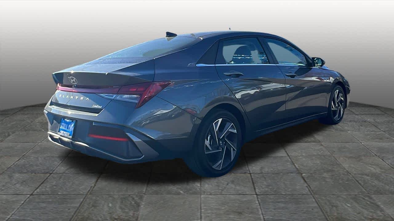 Thumbnail: 2025 Hyundai Elantra - 5