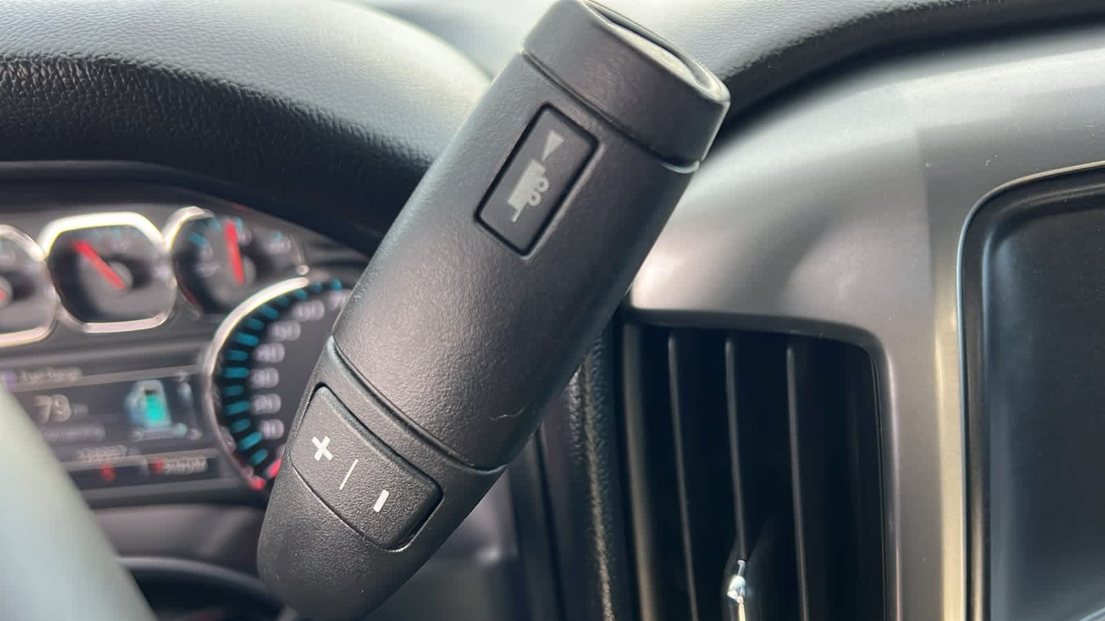 Thumbnail: 2015 Chevrolet Silverado 1500 - 13