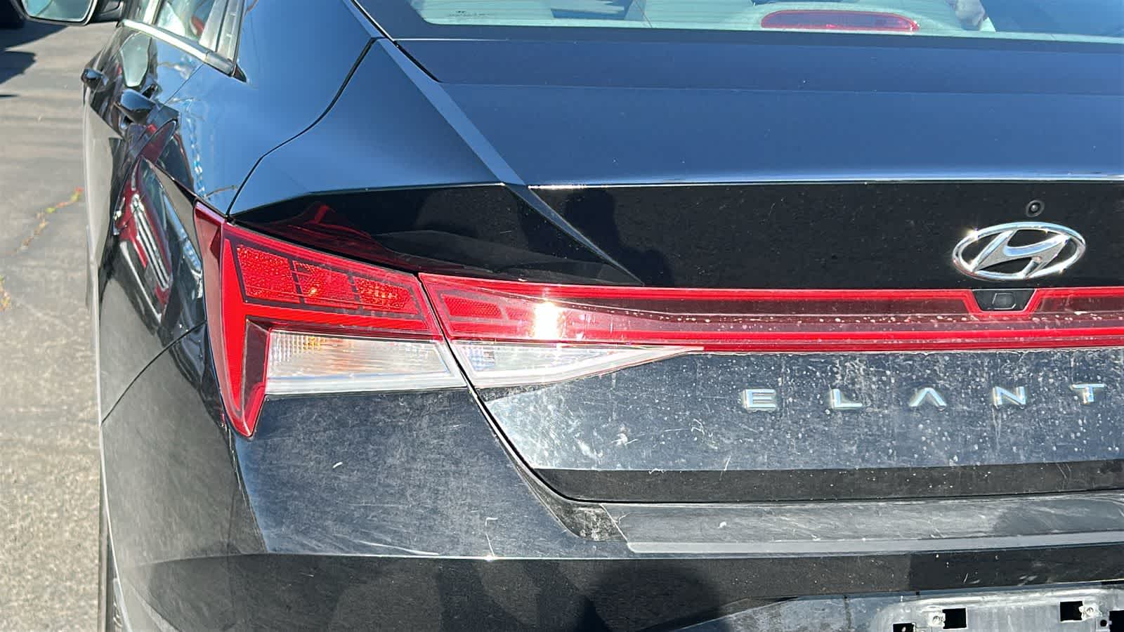 Thumbnail: 2022 Hyundai Elantra - 9