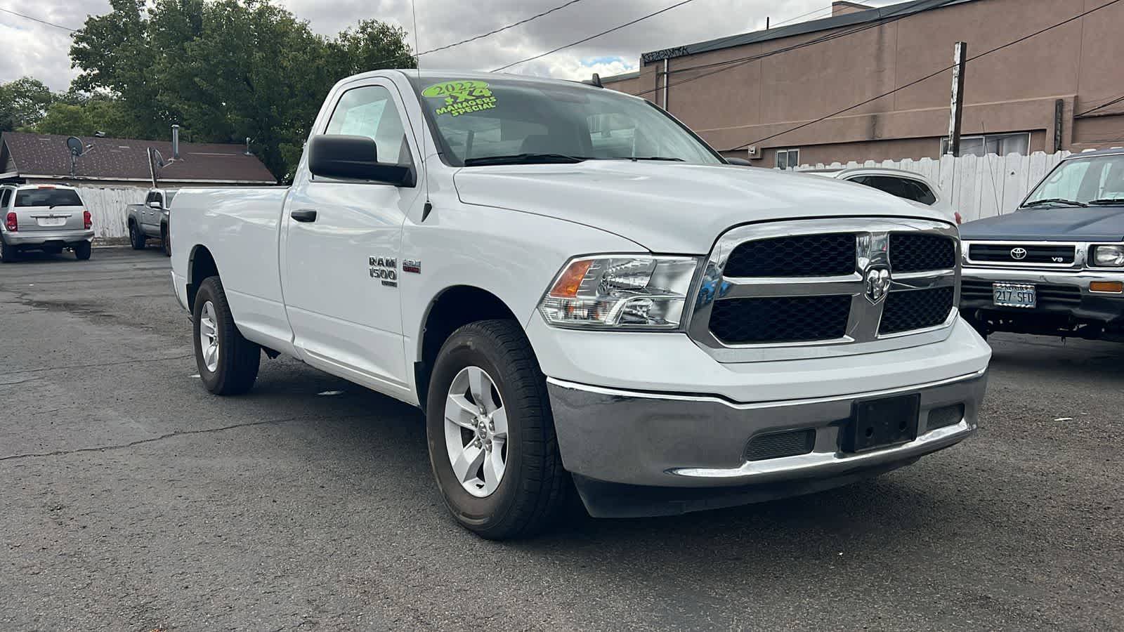 Thumbnail: 2022 RAM 1500 Classic - 3