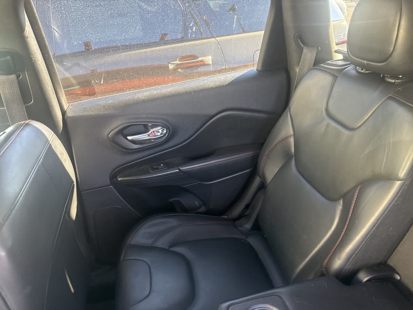 Thumbnail: 2016 Jeep Cherokee - 20