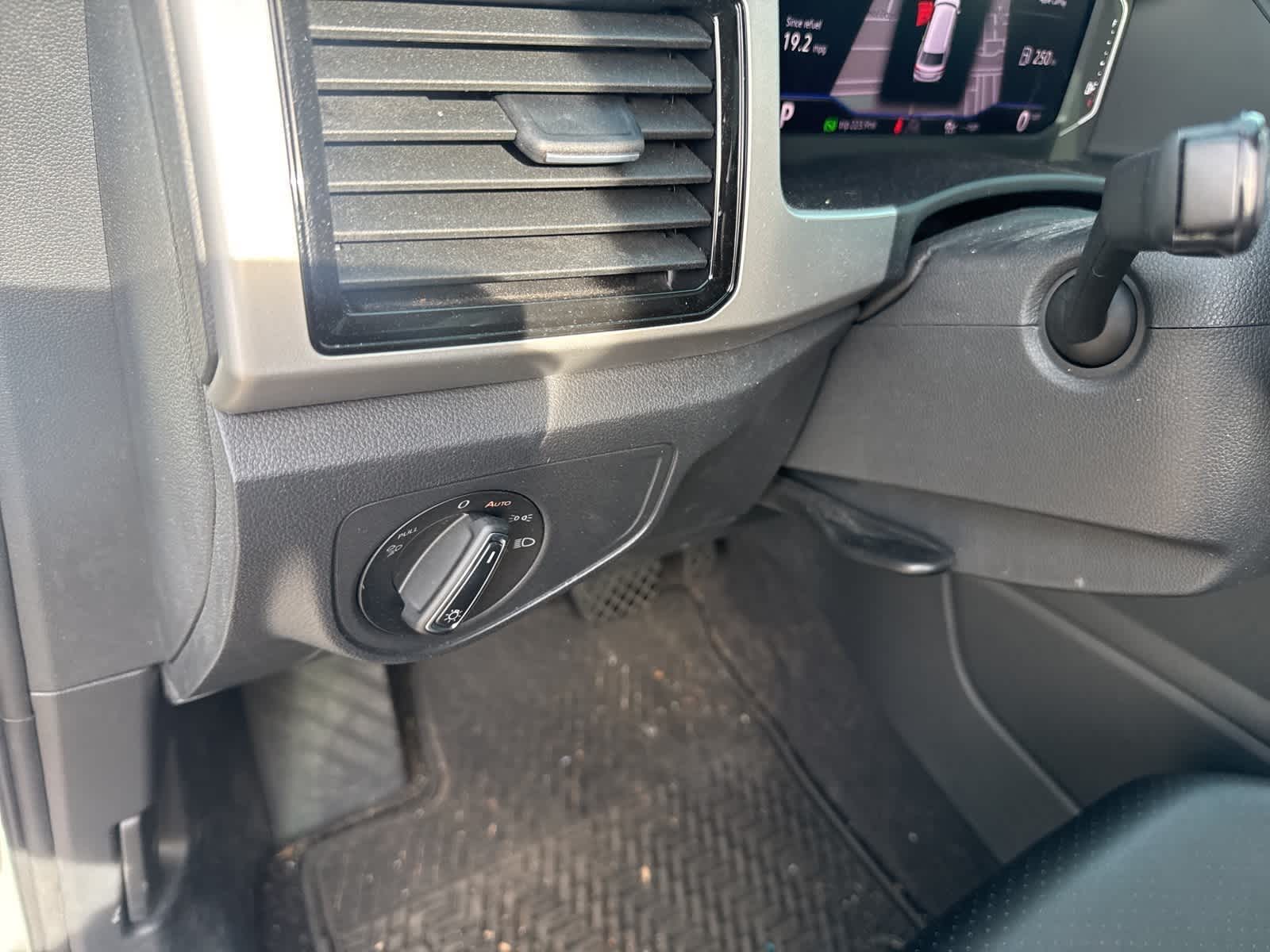 Thumbnail: 2023 Volkswagen Atlas - 14