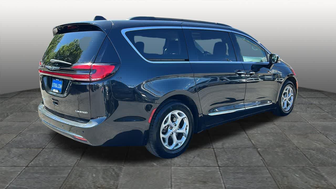 Thumbnail: 2023 Chrysler Pacifica - 5