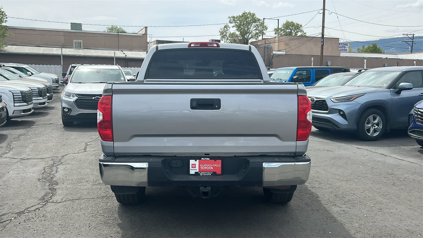 Thumbnail: 2018 Toyota Tundra - 12