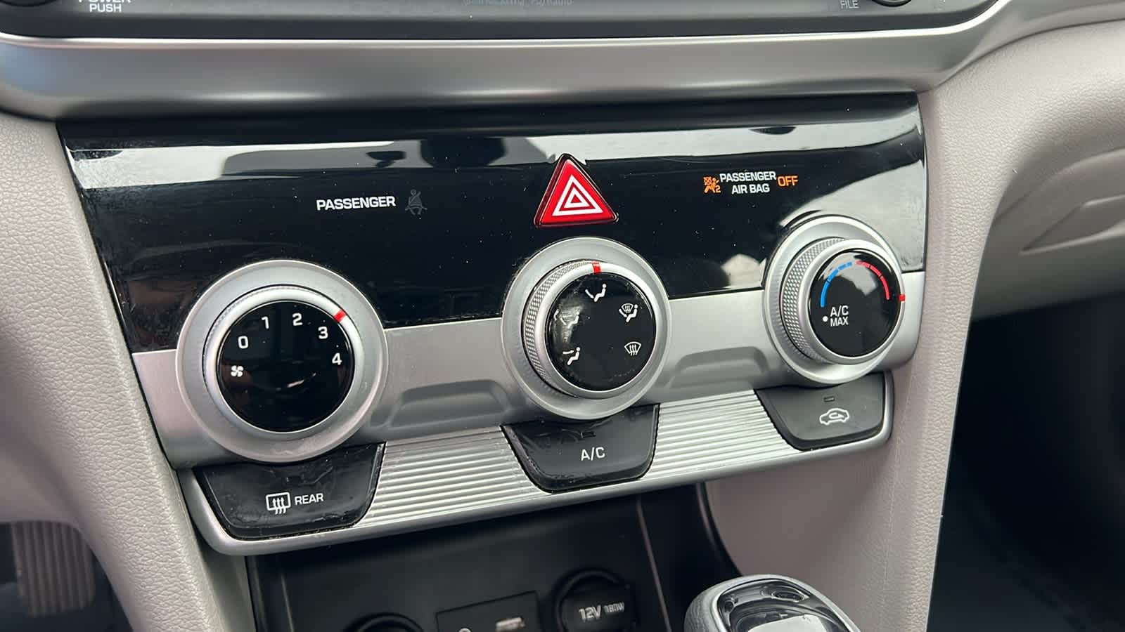 Thumbnail: 2019 Hyundai Elantra - 14