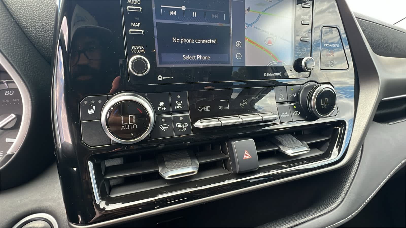 Thumbnail: 2021 Toyota Highlander - 14