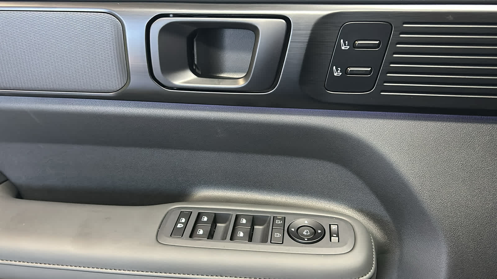 Thumbnail: 2025 Hyundai Santa Fe - 21