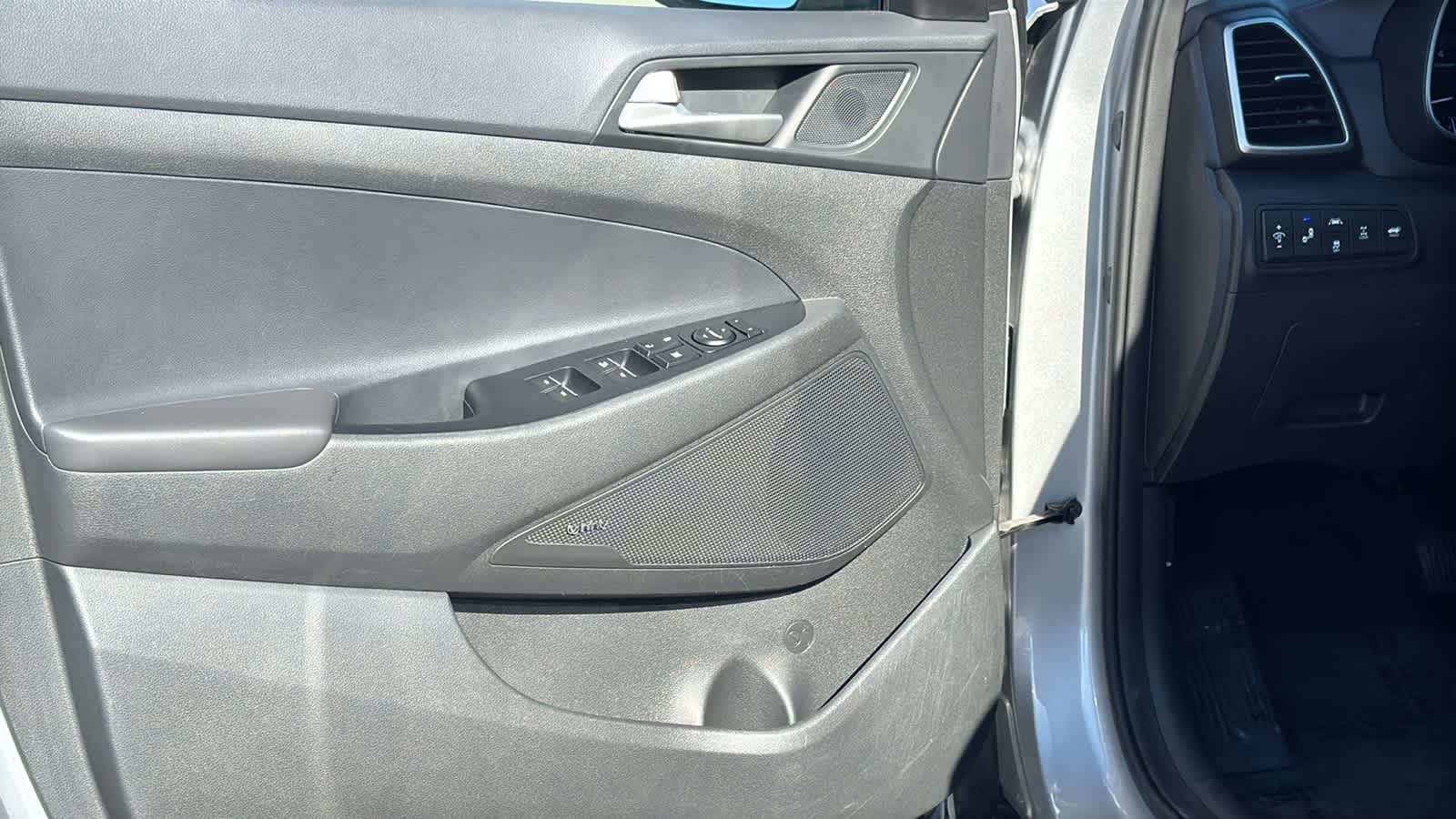 Thumbnail: 2020 Hyundai Tucson - 23