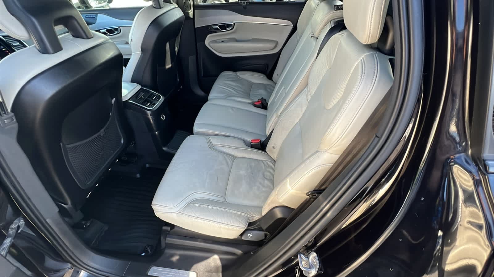 Thumbnail: 2020 Volvo XC90 - 24