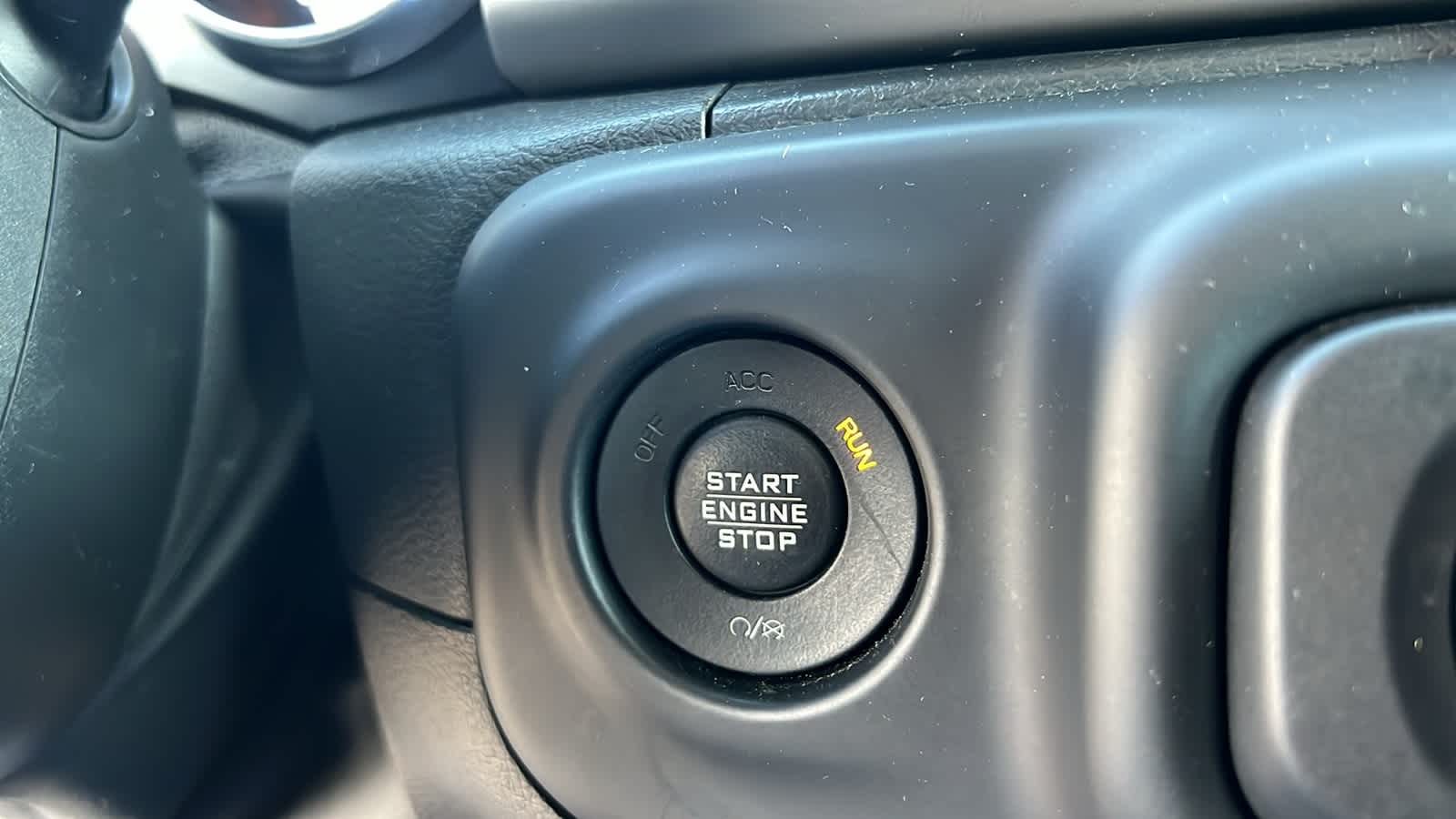 Thumbnail: 2019 Jeep Wrangler - 17