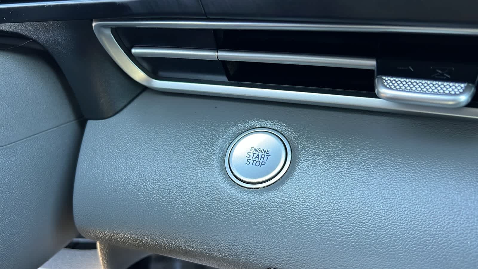 Thumbnail: 2023 Hyundai Elantra - 17