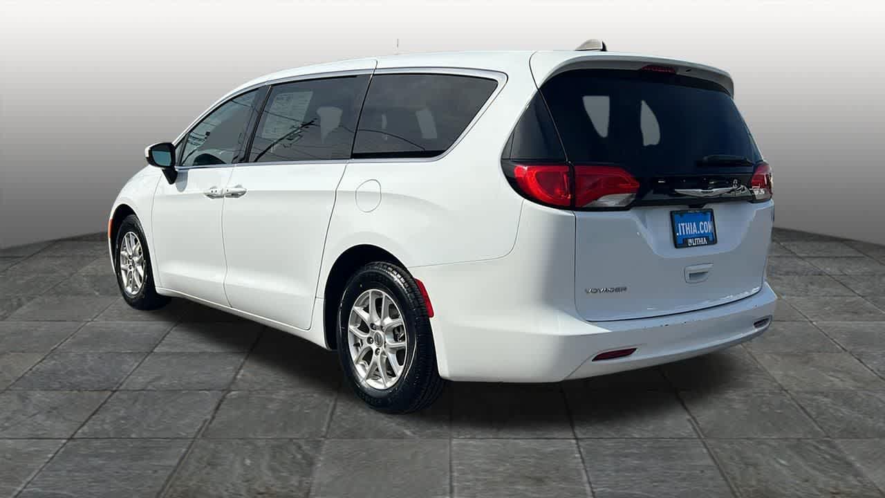 Thumbnail: 2023 Chrysler Voyager - 7