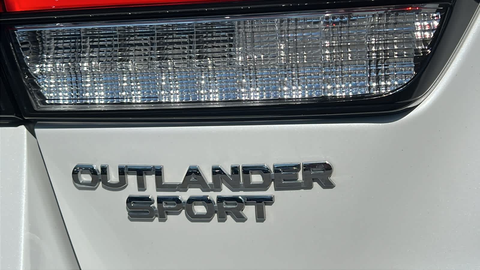2021 Mitsubishi Outlander Sport ES 28