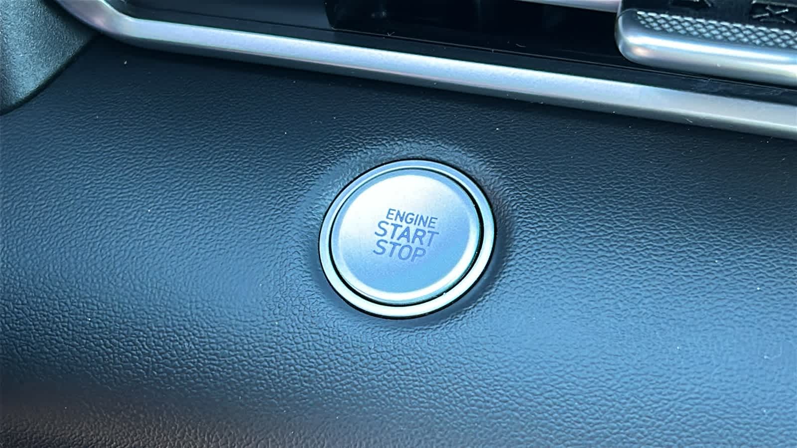 Thumbnail: 2023 Hyundai Elantra - 17