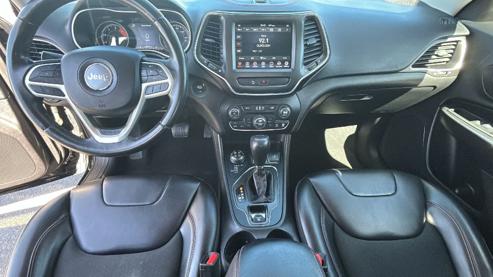 Thumbnail: 2020 Jeep Cherokee - 25