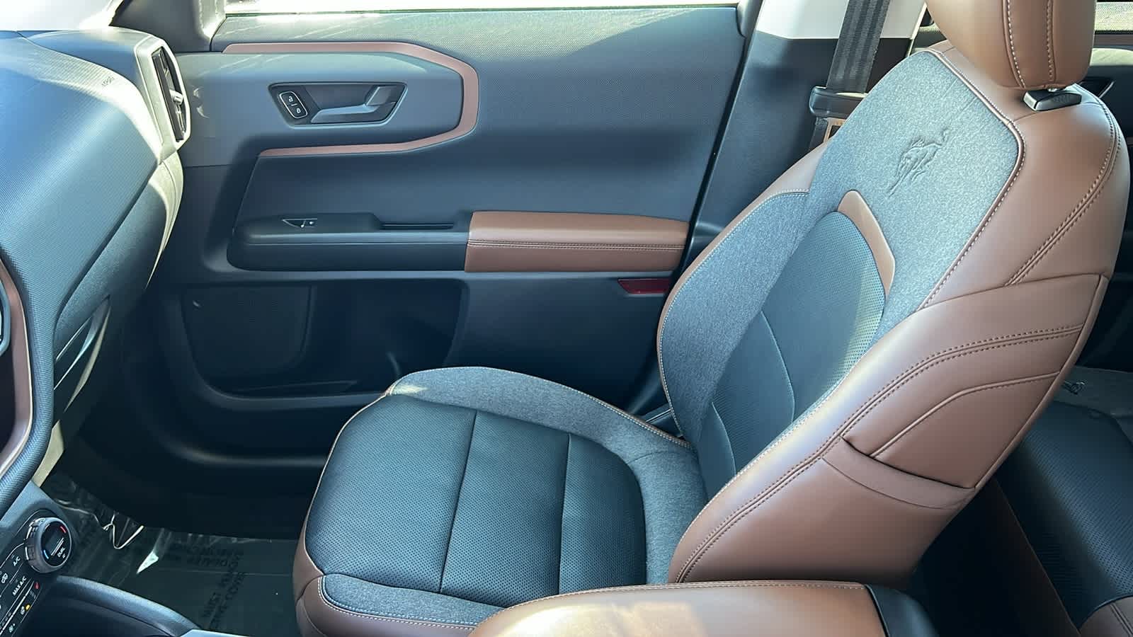 Thumbnail: 2021 Ford Bronco Sport - 12