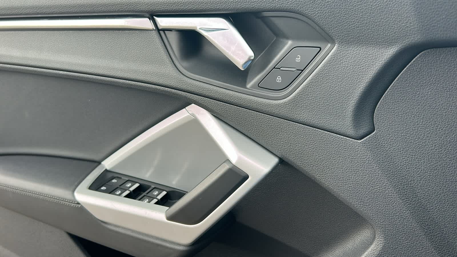 Thumbnail: 2022 Audi Q3 - 22