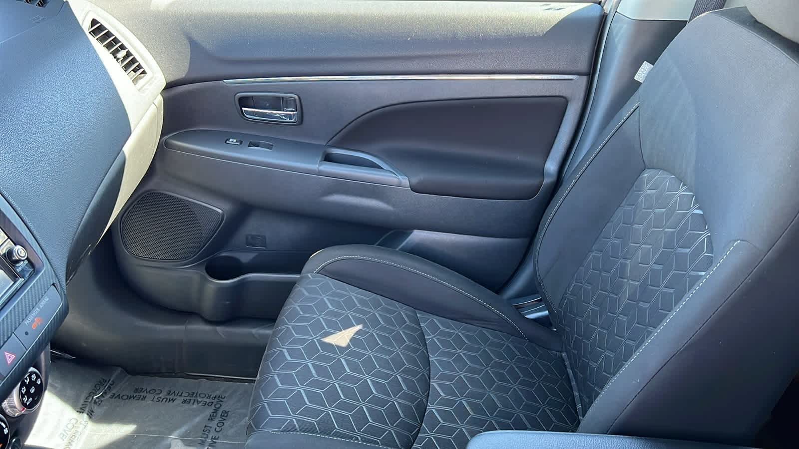 2021 Mitsubishi Outlander Sport ES 12