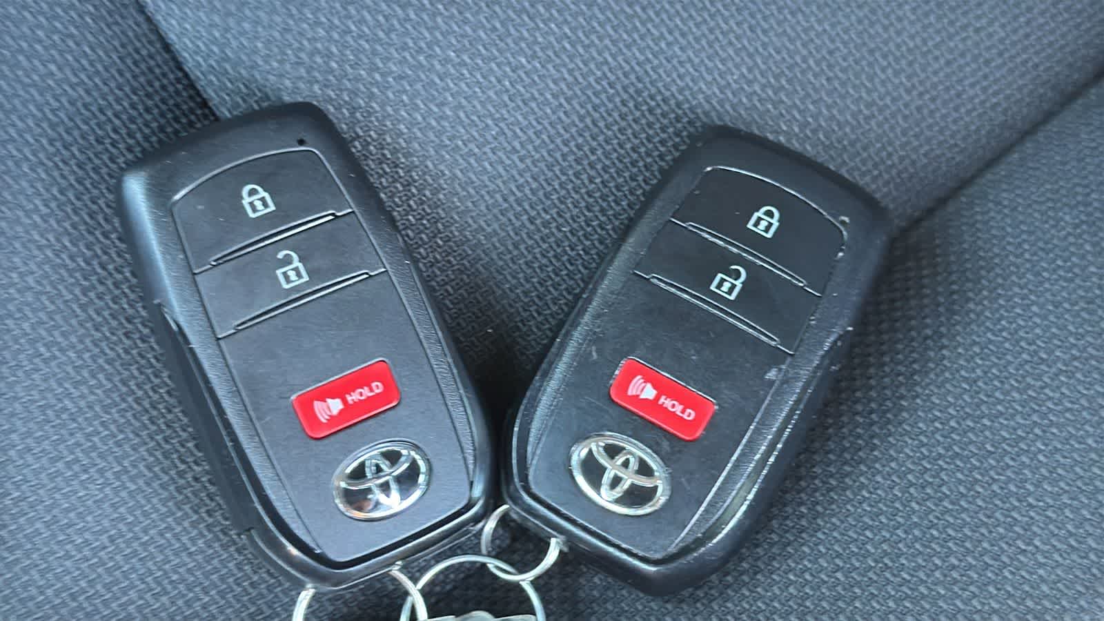 Thumbnail: 2024 Toyota Prius Prime - 29