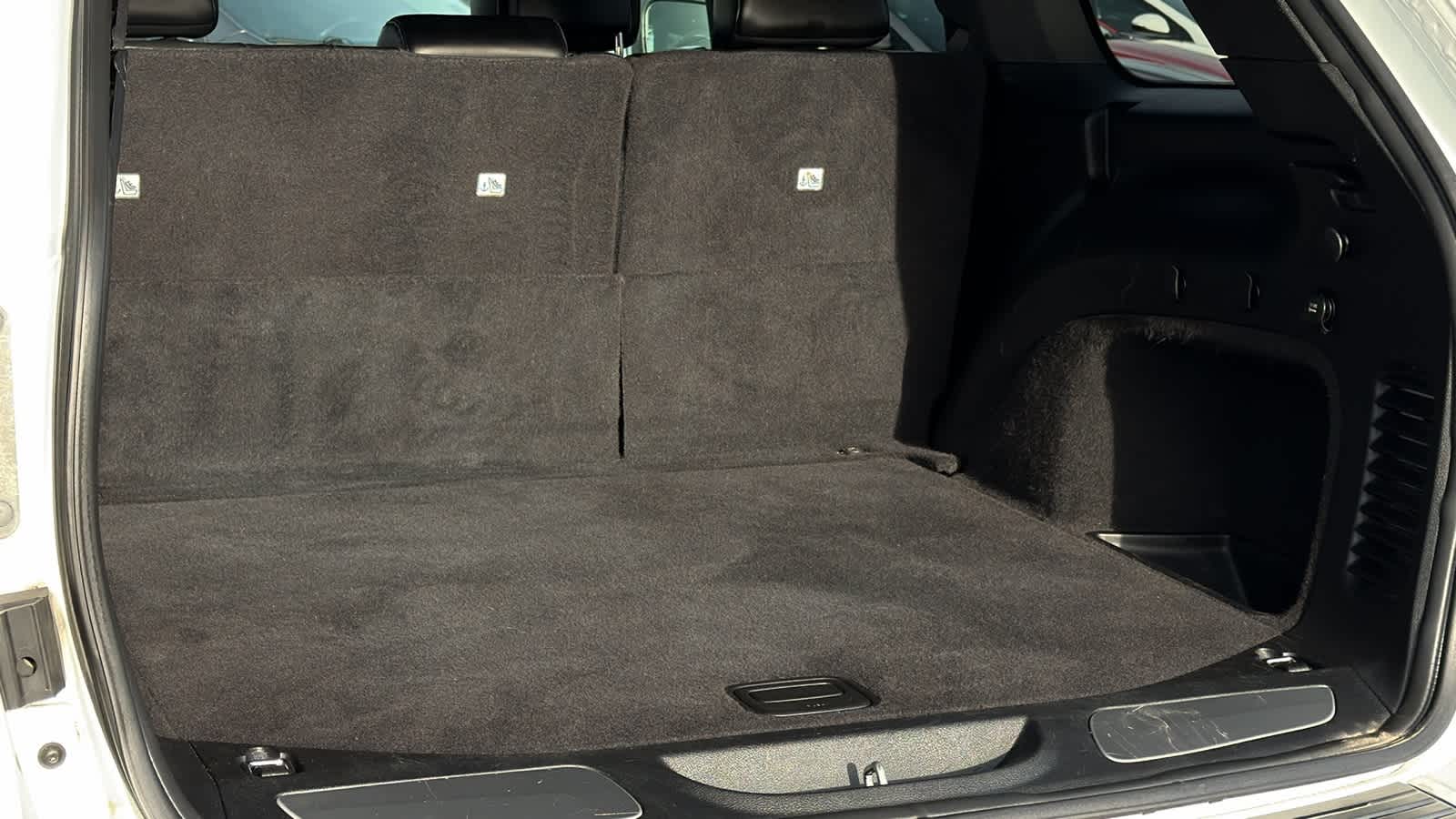 Thumbnail: 2019 Jeep Grand Cherokee - 27