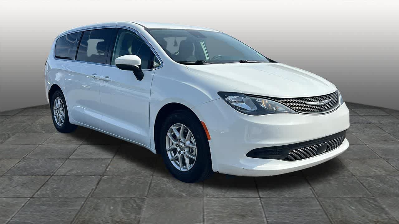 Thumbnail: 2023 Chrysler Voyager - 3