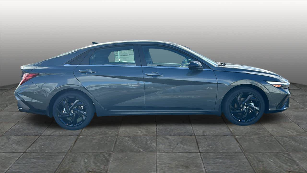 Thumbnail: 2026 Hyundai Elantra - 4