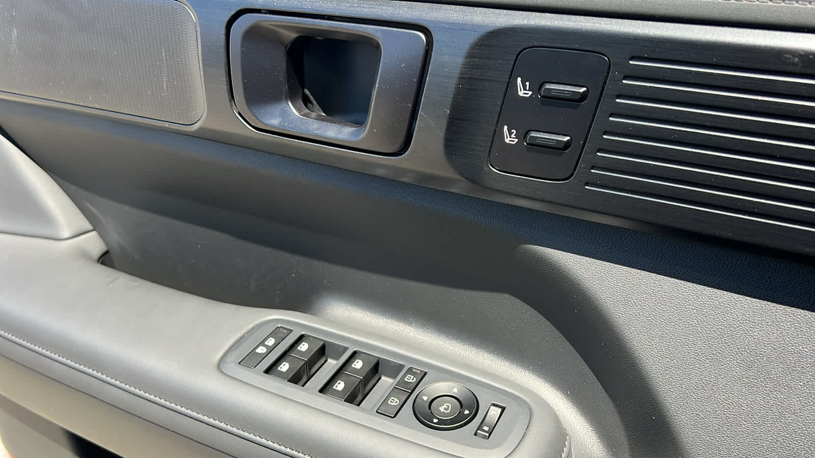 Thumbnail: 2025 Hyundai Santa Fe - 22