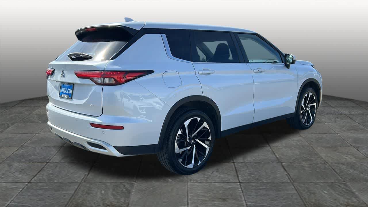 Thumbnail: 2024 Mitsubishi Outlander - 5