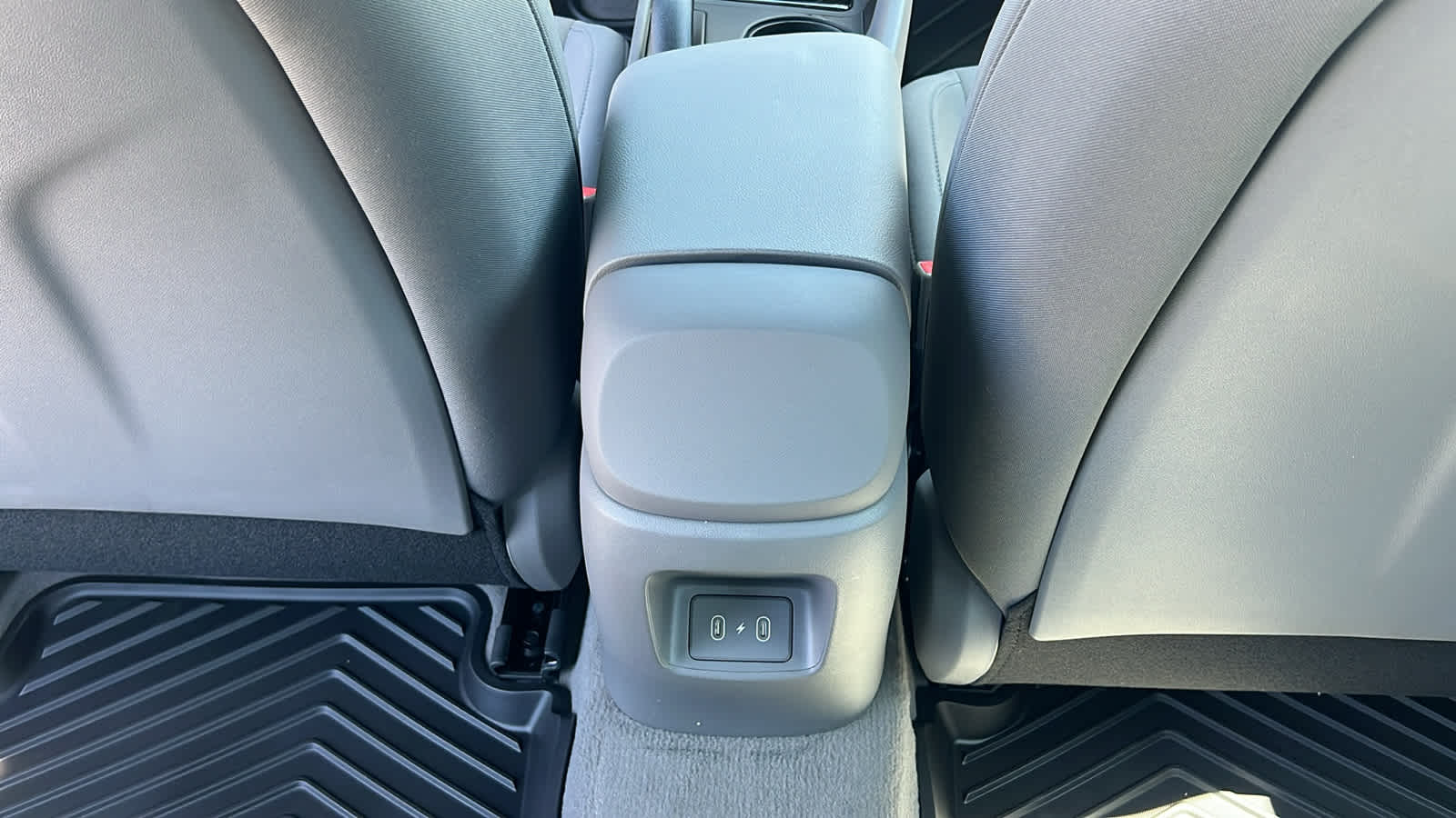 Thumbnail: 2025 Hyundai Elantra - 25