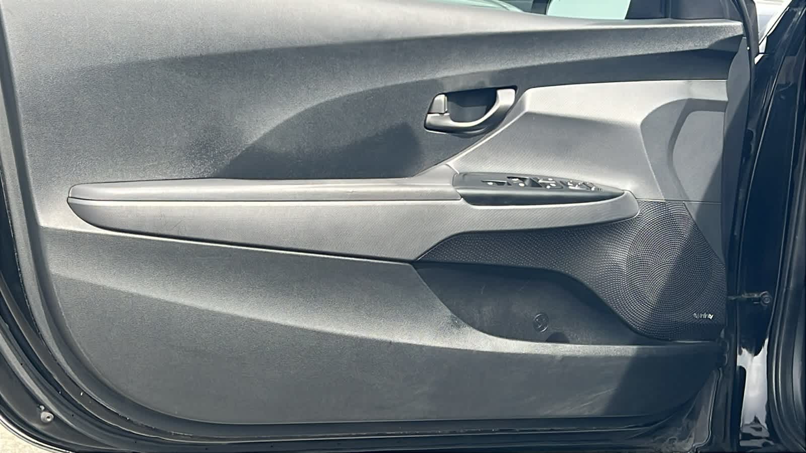 Thumbnail: 2020 Hyundai Veloster - 23