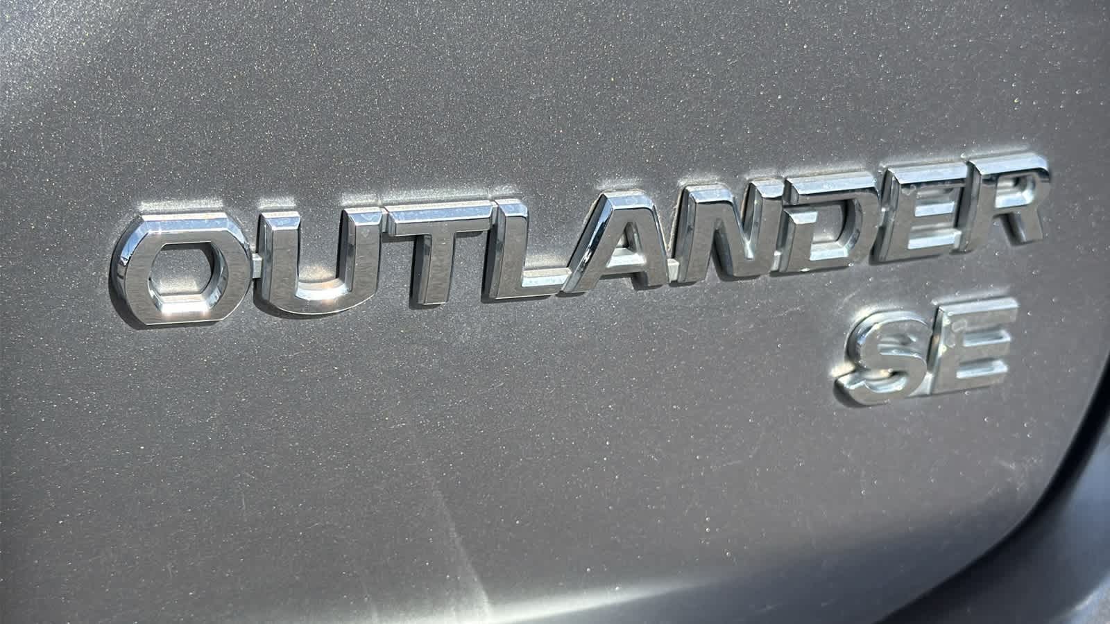 Thumbnail: 2018 Mitsubishi Outlander - 28