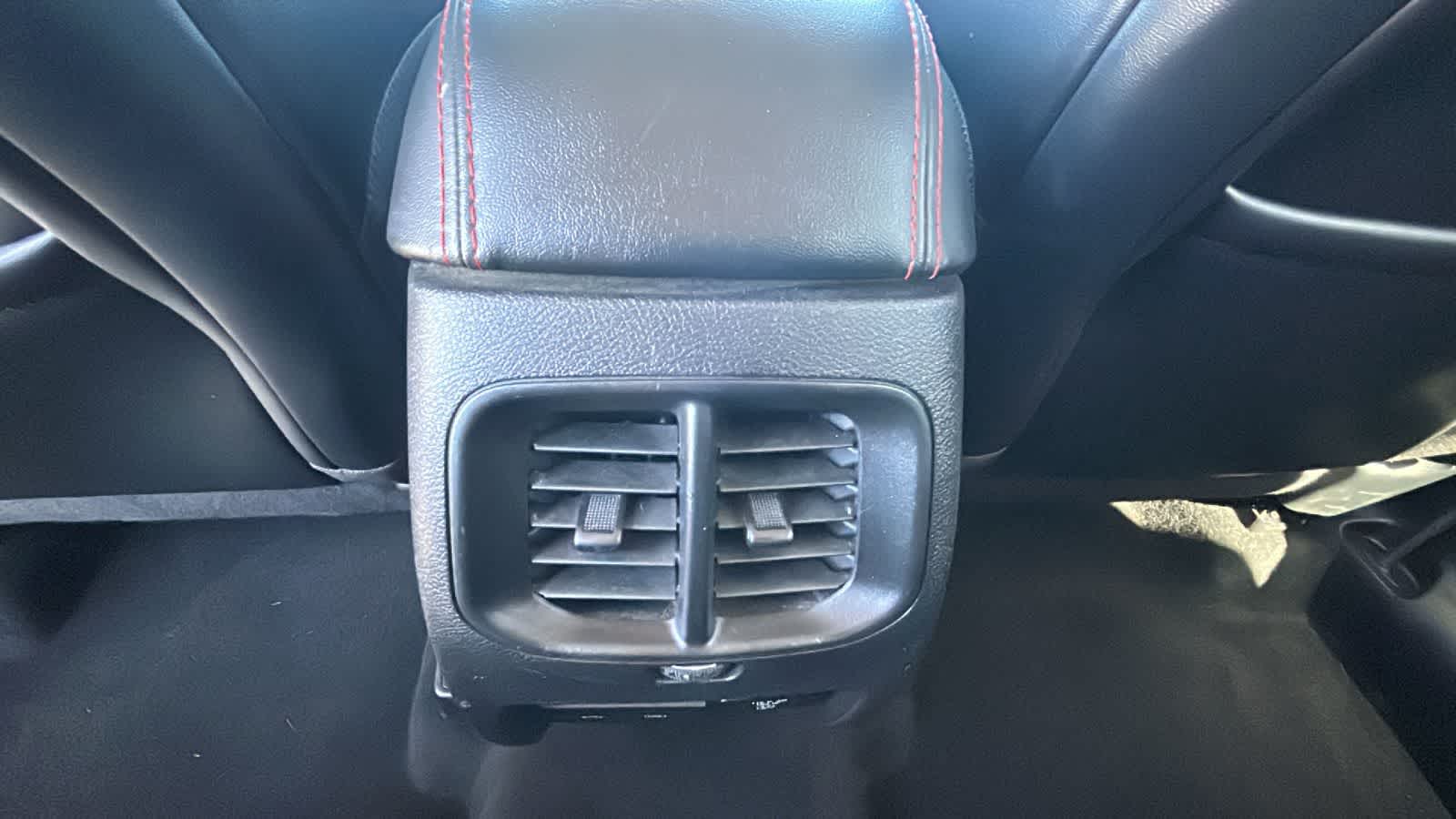 Thumbnail: 2020 Jeep Cherokee - 24