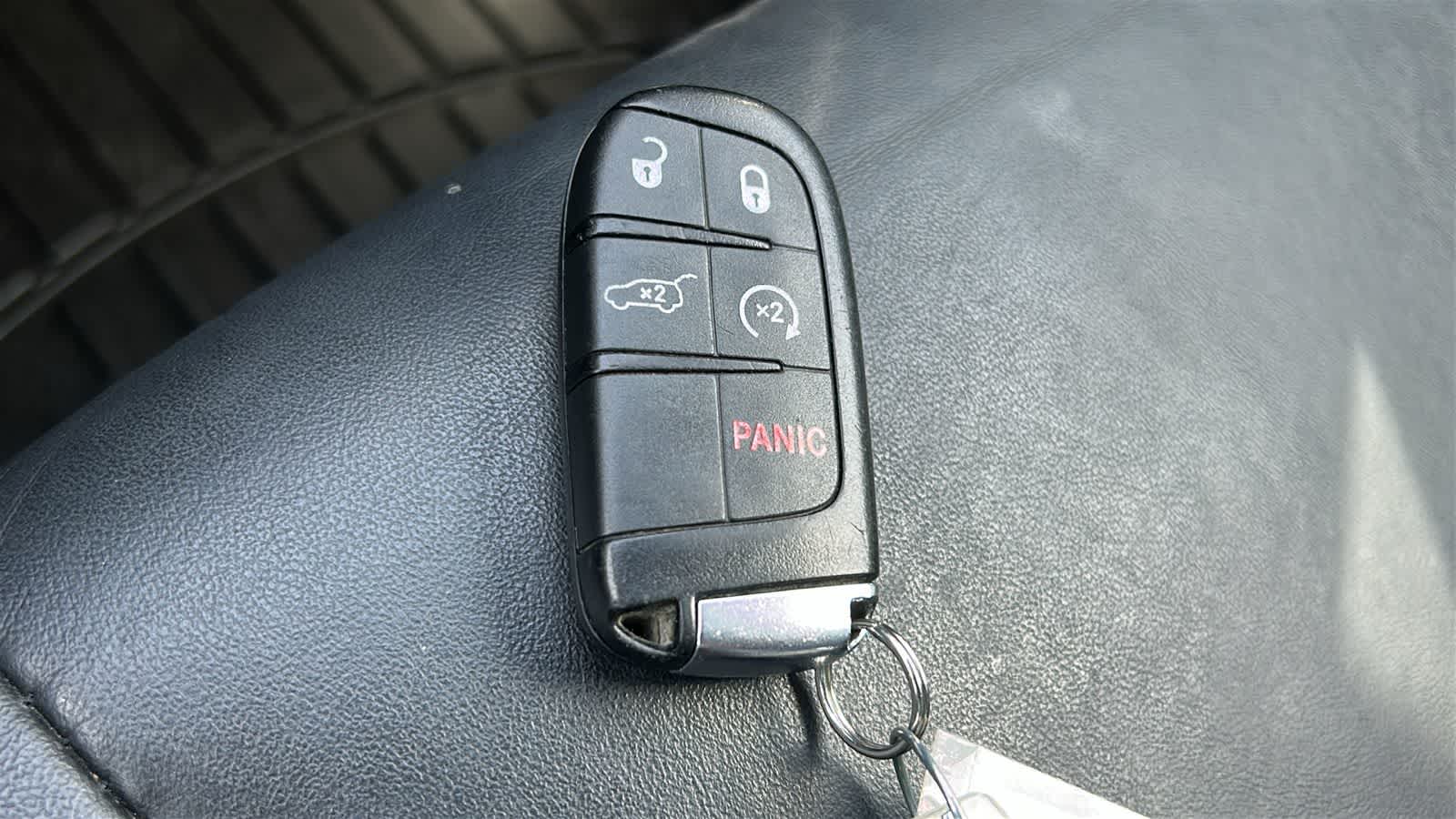 Thumbnail: 2015 Jeep Grand Cherokee - 28