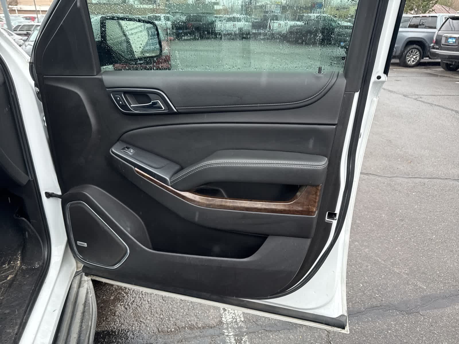 Thumbnail: 2017 Chevrolet Tahoe - 25