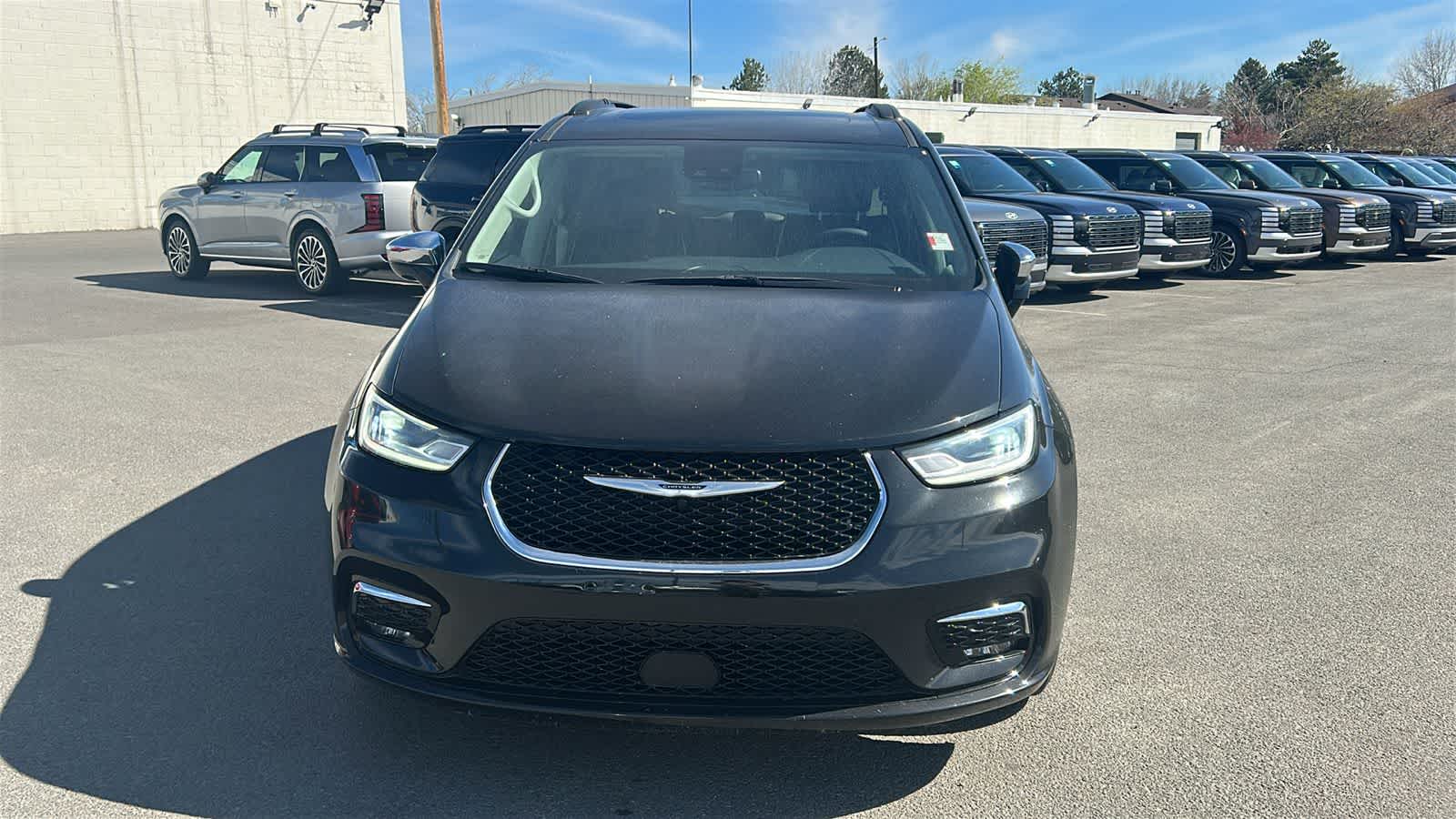 Thumbnail: 2023 Chrysler Pacifica - 21