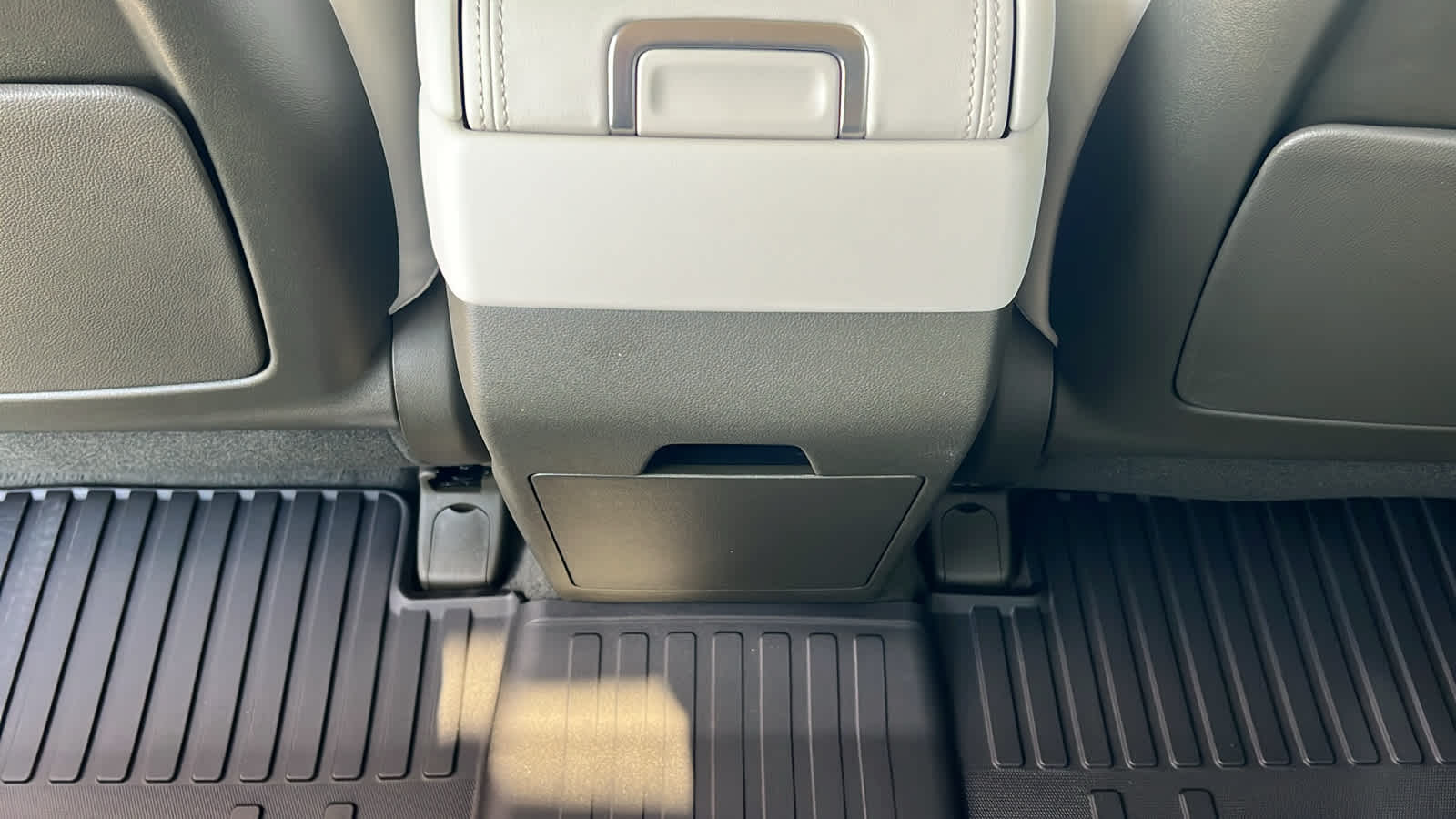 Thumbnail: 2025 Hyundai Santa Fe - 25