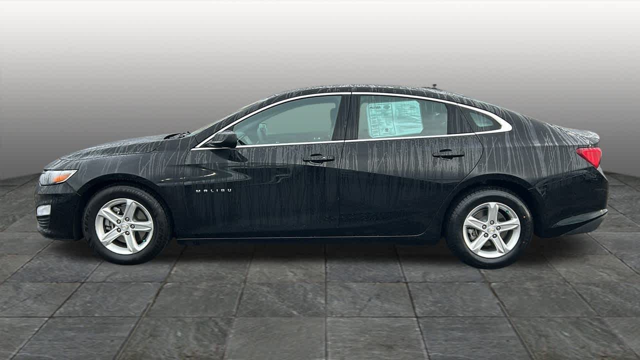 Thumbnail: 2023 Chevrolet Malibu - 8