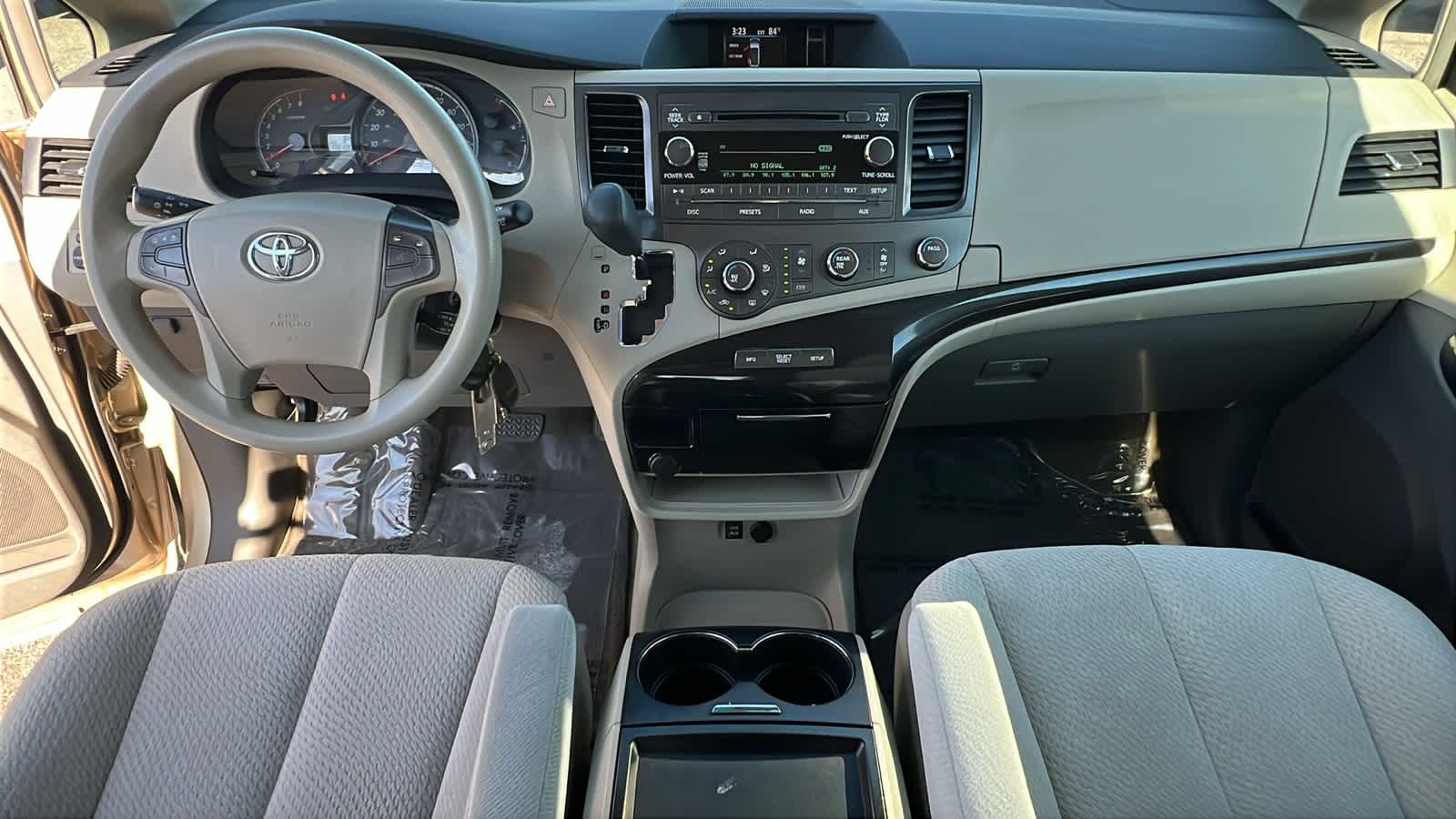 Thumbnail: 2011 Toyota Sienna - 26