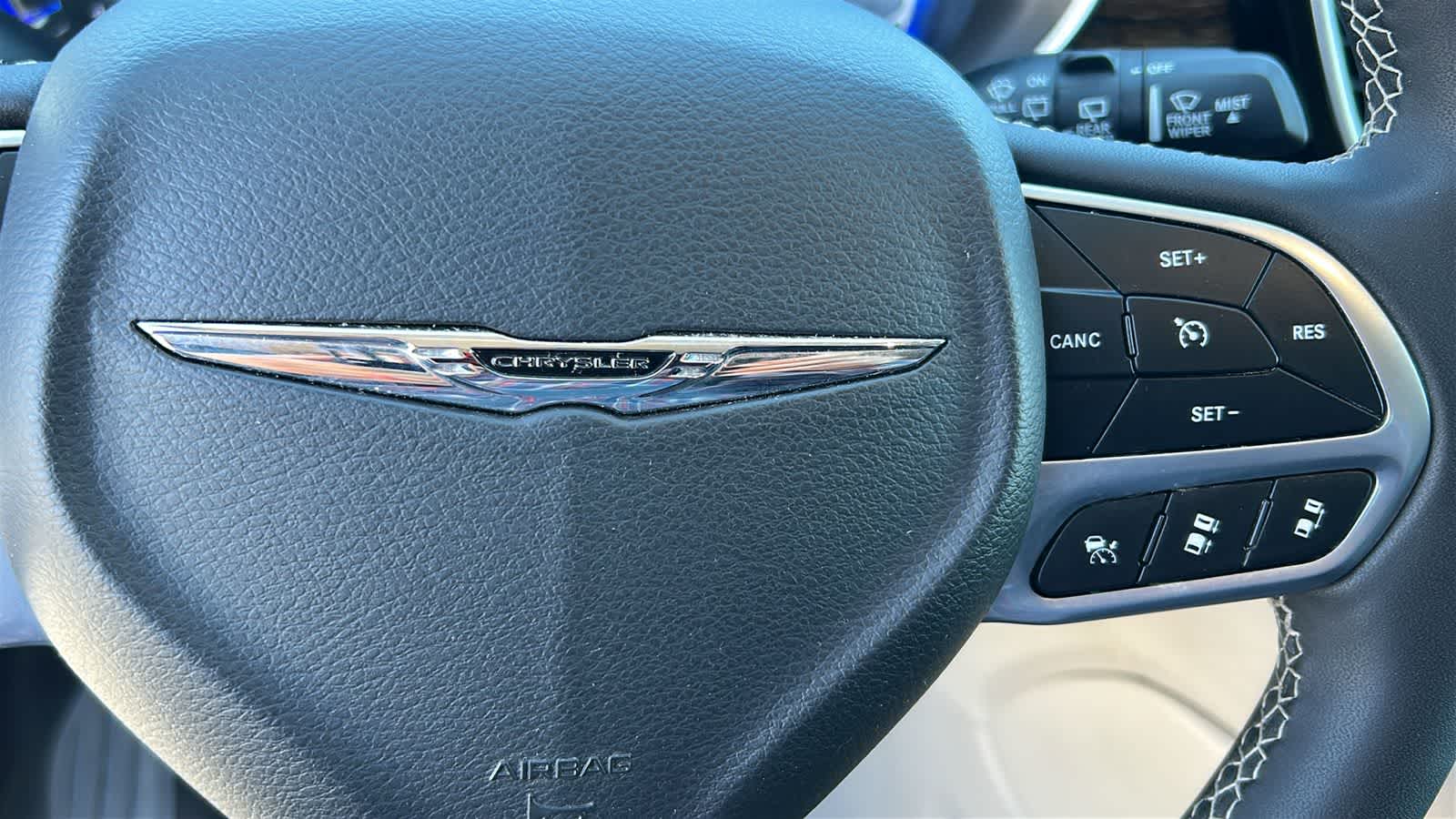 Thumbnail: 2023 Chrysler Pacifica - 20