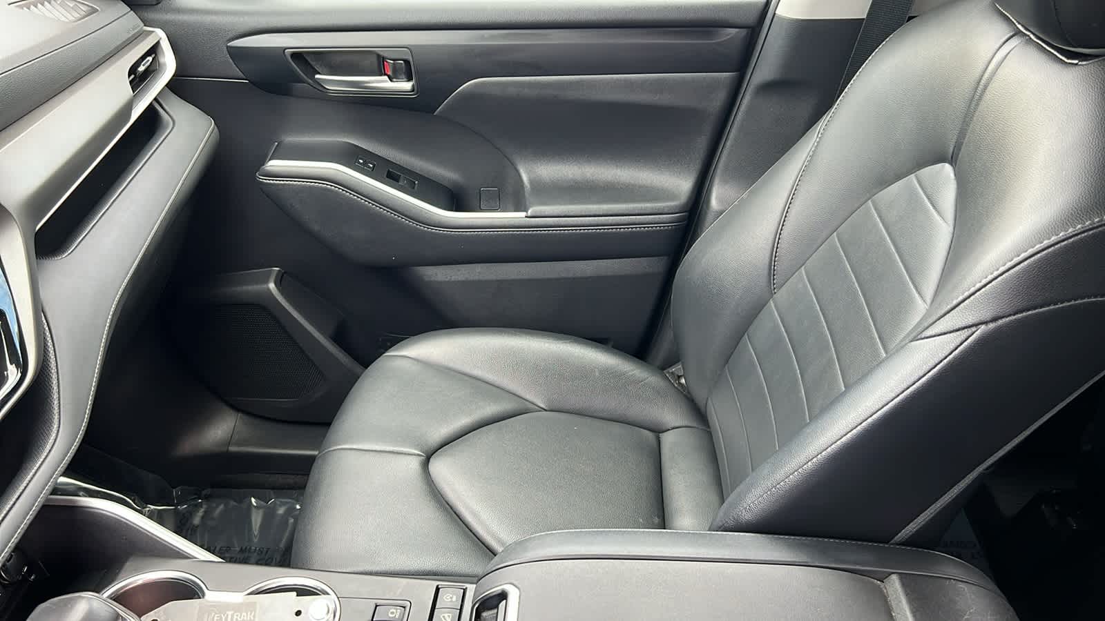 Thumbnail: 2021 Toyota Highlander - 12
