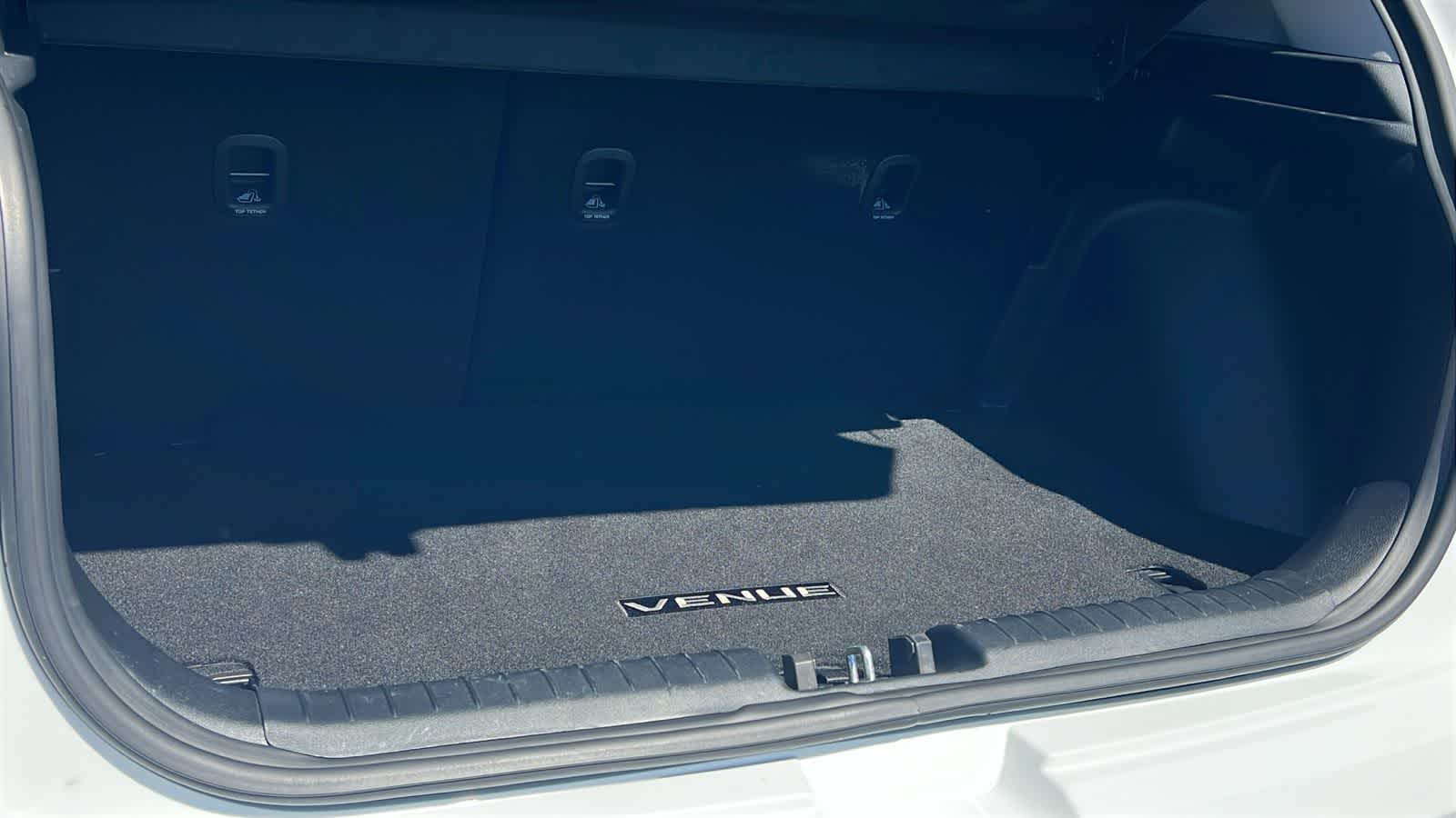 Thumbnail: 2022 Hyundai Venue - 27